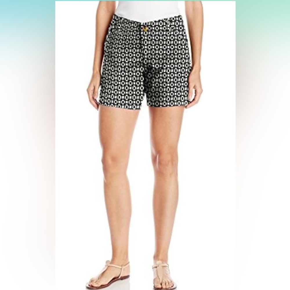 Lee mid rise chino shorts size 12